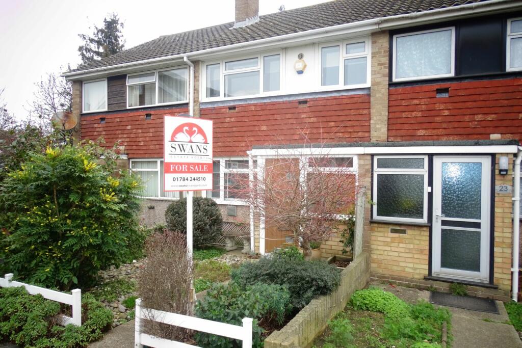 3 bedroom terraced house for sale in BenenStock Road, Stanwell Moor, TW19