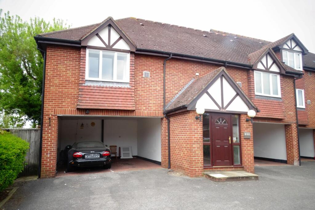 1 bedroom flat for sale in Thackeray Lodge, Hatton Road, Bedfont, TW14