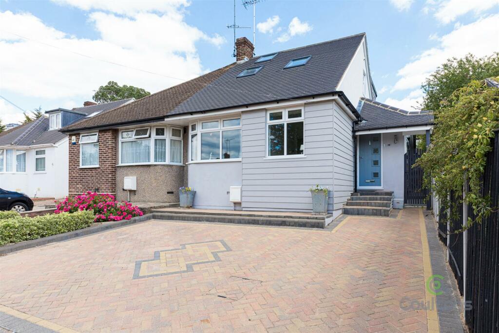 4 bedroom semidetached bungalow for sale in Harford Close, Chingford E4
