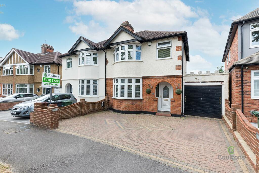 3 bedroom semidetached house for sale in Dale View Crescent, North