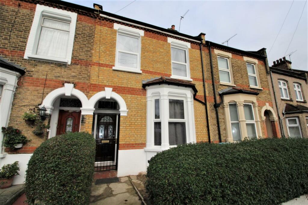 5 bedroom terraced house for rent in Tynemouth Road, London, N15