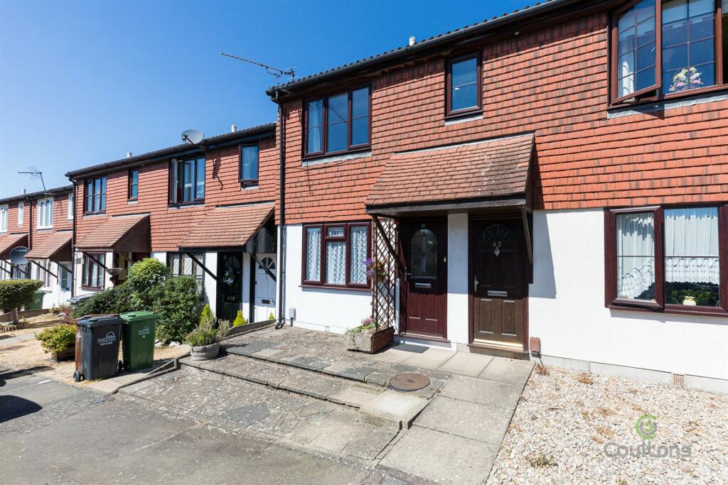 1 bedroom for sale in Stapleford Close, Chingford, E4