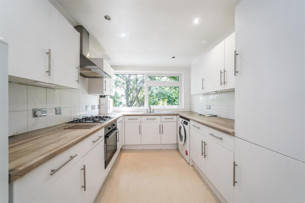 Main image of property: The Ridgeway, North Chingford, E4