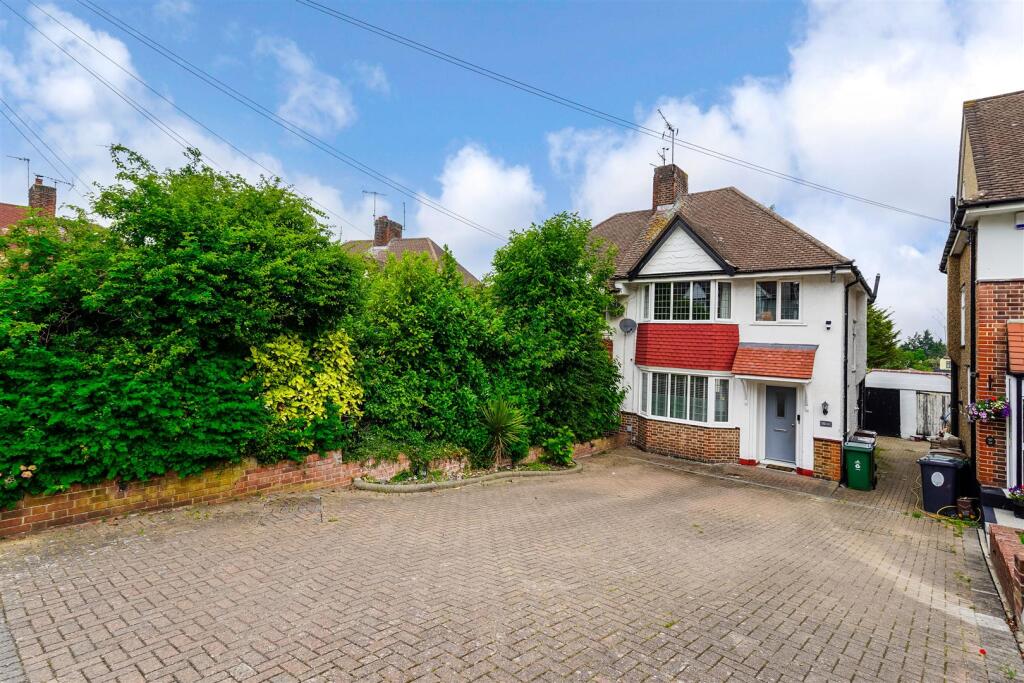 Main image of property: Dove House Gardens, Chingford, E4