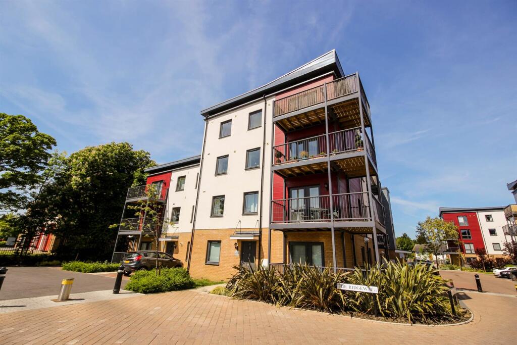 Main image of property: Shingly Place, North Chingford E4