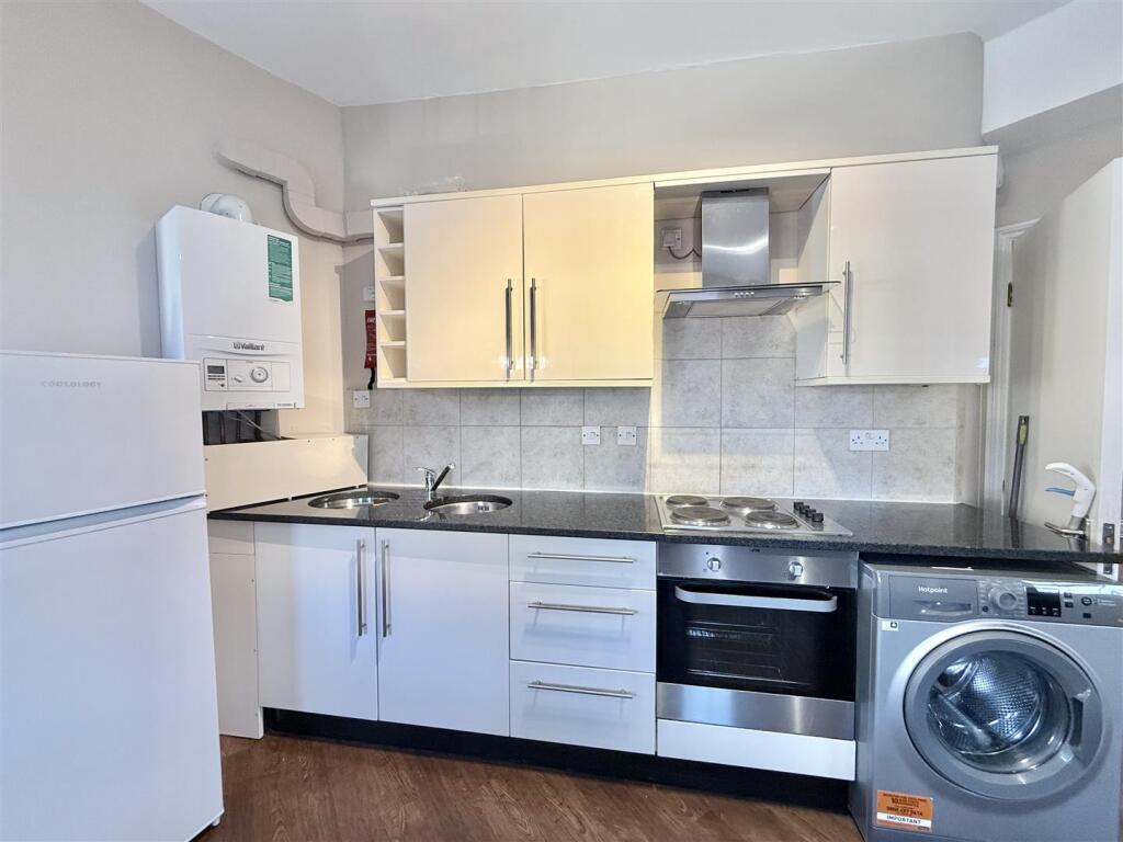 Main image of property: High Road, Wood Green, N22