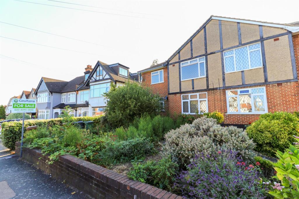 Main image of property: Warren Road, North Chingford, E4