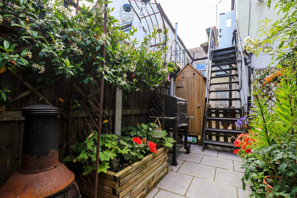 1 bedroom flat for sale in Stanley Road, North Chingford E4