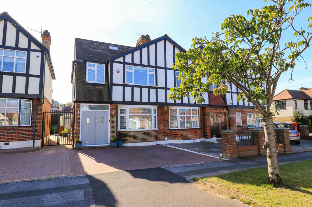 4 bedroom semidetached house for sale in College Gardens, North