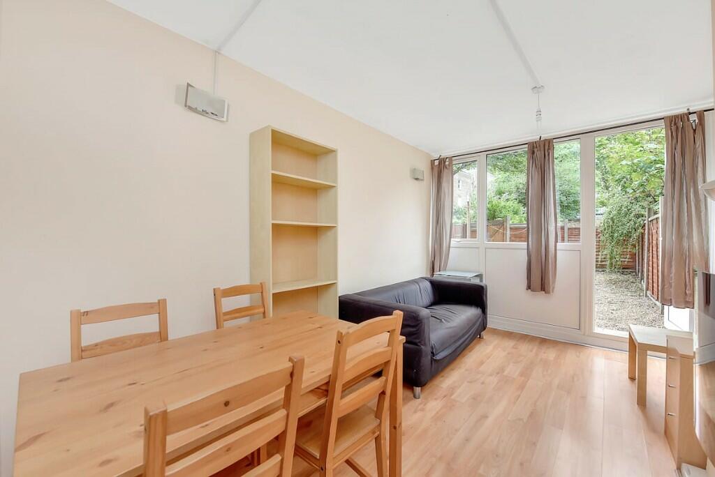 4 bedroom maisonette for rent in Osmington House,Dorset Road,Oval London, SW8