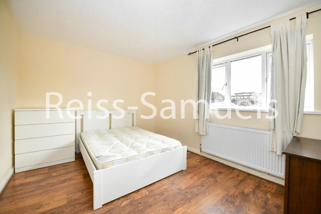 Main image of property: Cahir Street, London, E14