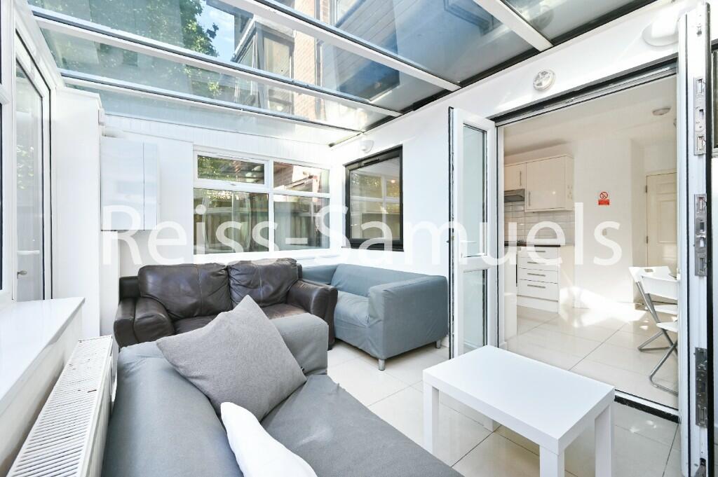 Main image of property: Ironmongers Place, Canary Wharf,London, E14