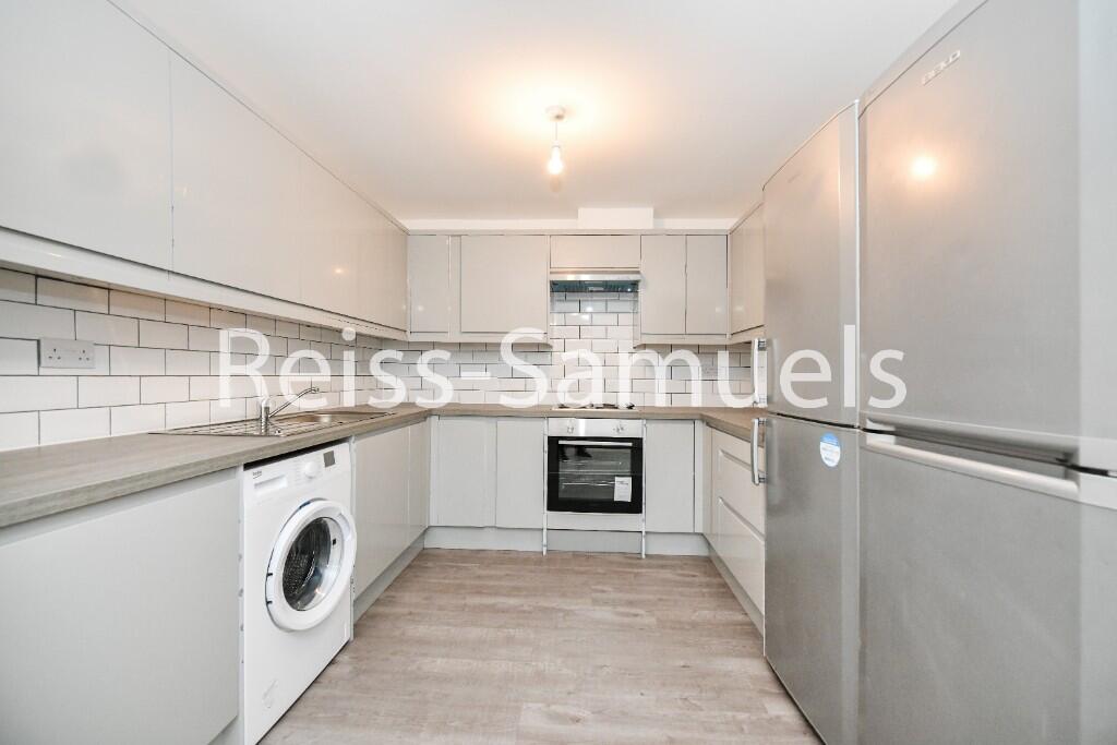 Main image of property: Lockesfield Place, London, E14