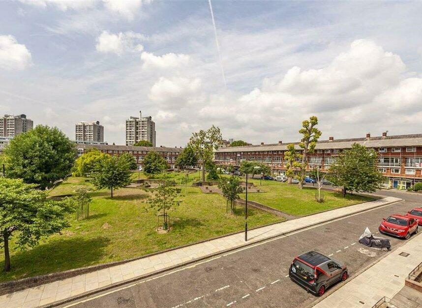 Main image of property: Forsyth gardens, London, Kennington,  Southwark,SE17
