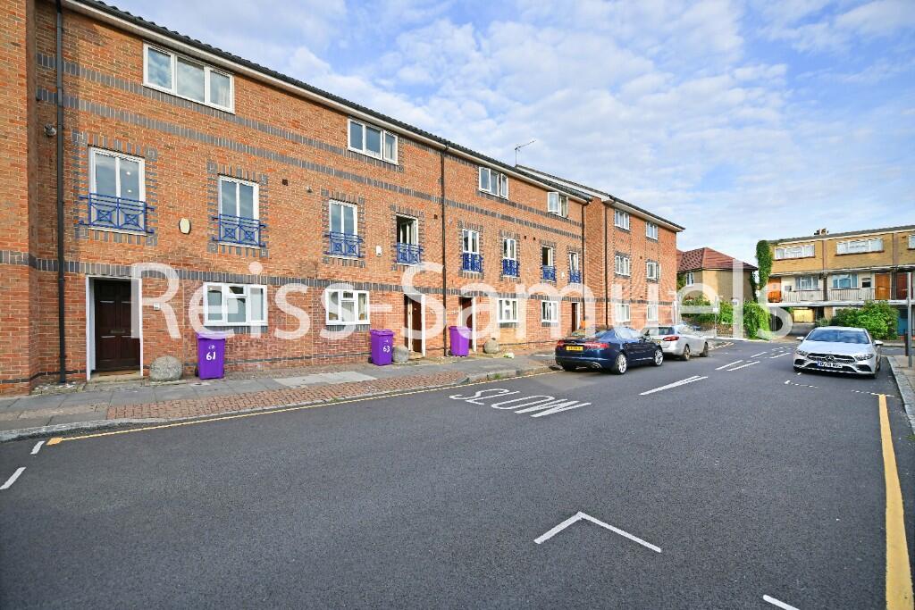 Main image of property: Cahir Street, London, E14