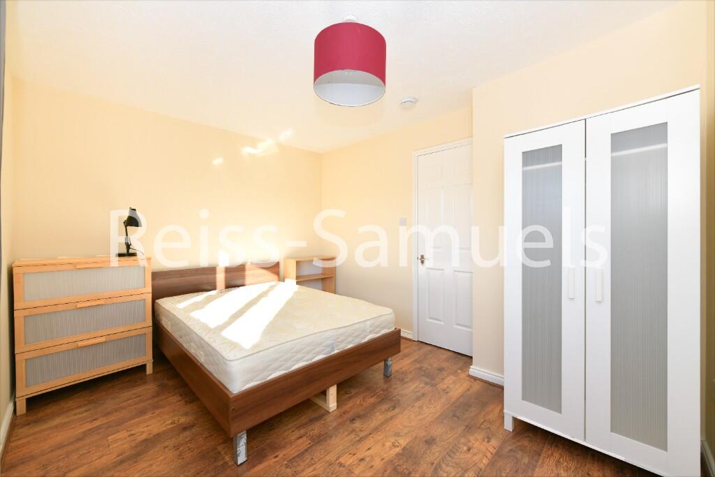 Main image of property: Cahir Street, London, E14