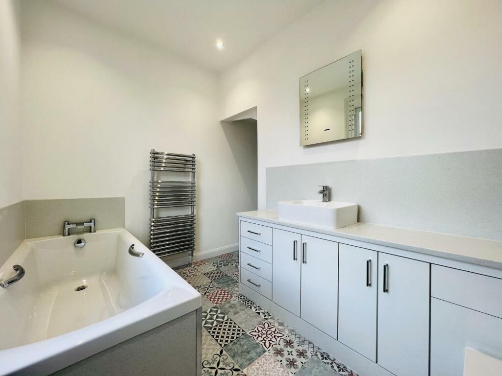 Additional property image - HYTHE