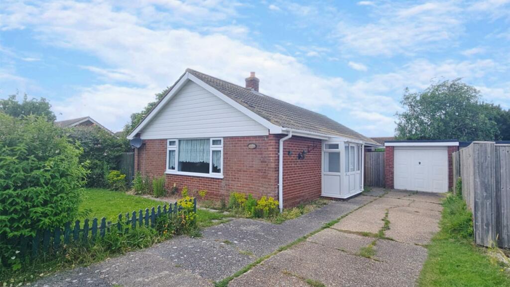3 bedroom detached bungalow for sale in Dymchurch, TN29