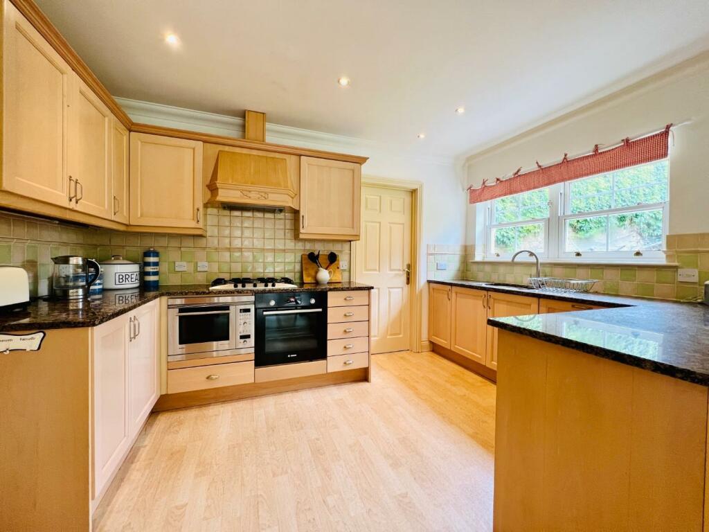 Additional property image - CLIFF ROAD, HYTHE