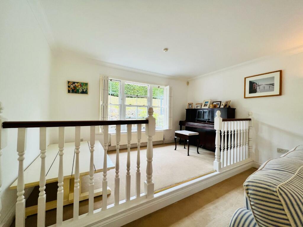 Additional property image - CLIFF ROAD, HYTHE