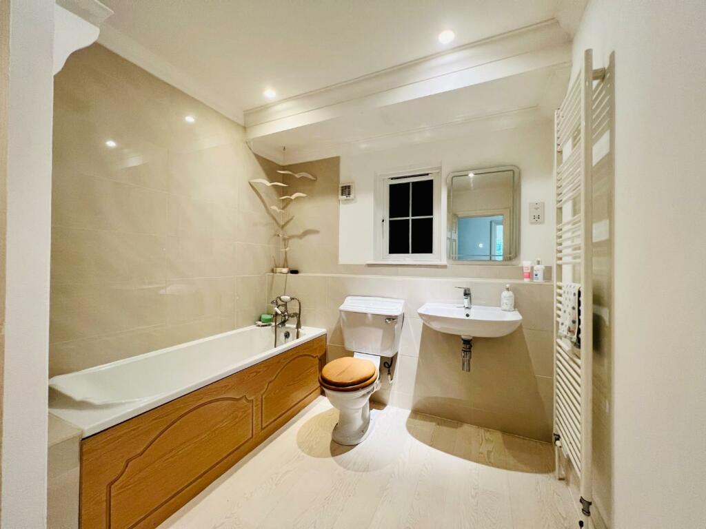 Additional property image - CLIFF ROAD, HYTHE
