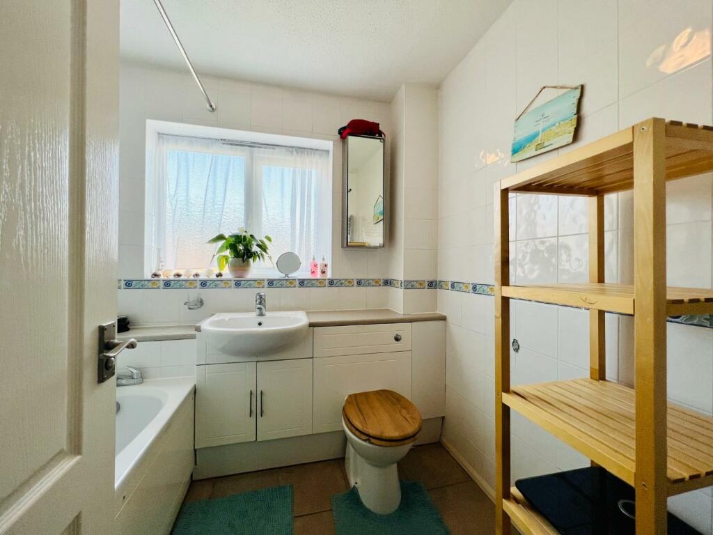 Additional property image - HYTHE