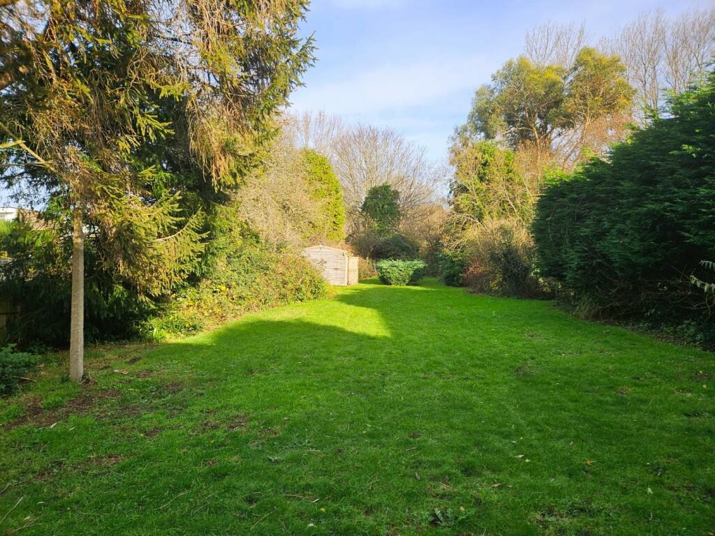 Additional property image - CLIFF ROAD, HYTHE