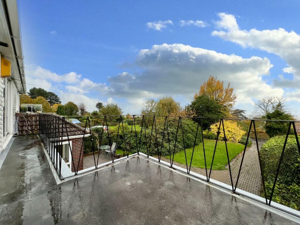 Additional property image - CLIFF ROAD, HYTHE
