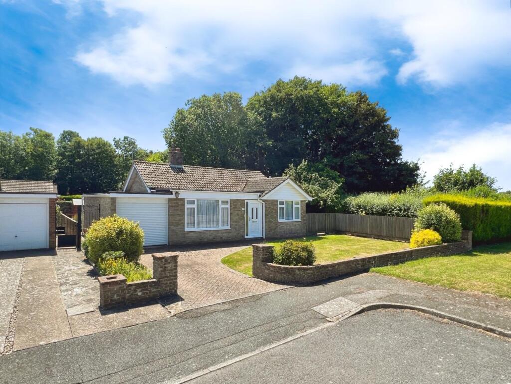 Main image of property: Beacon Way, Lympne
