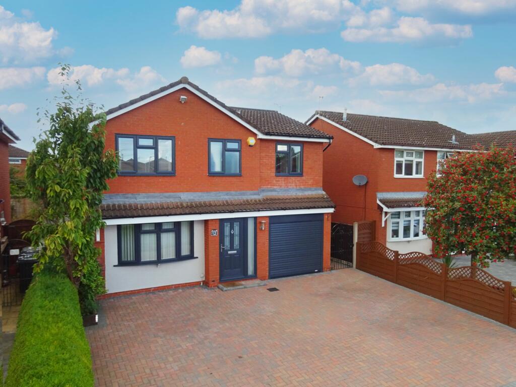 4 bedroom detached house for sale in Broadleigh Way, Wistaston, CW2