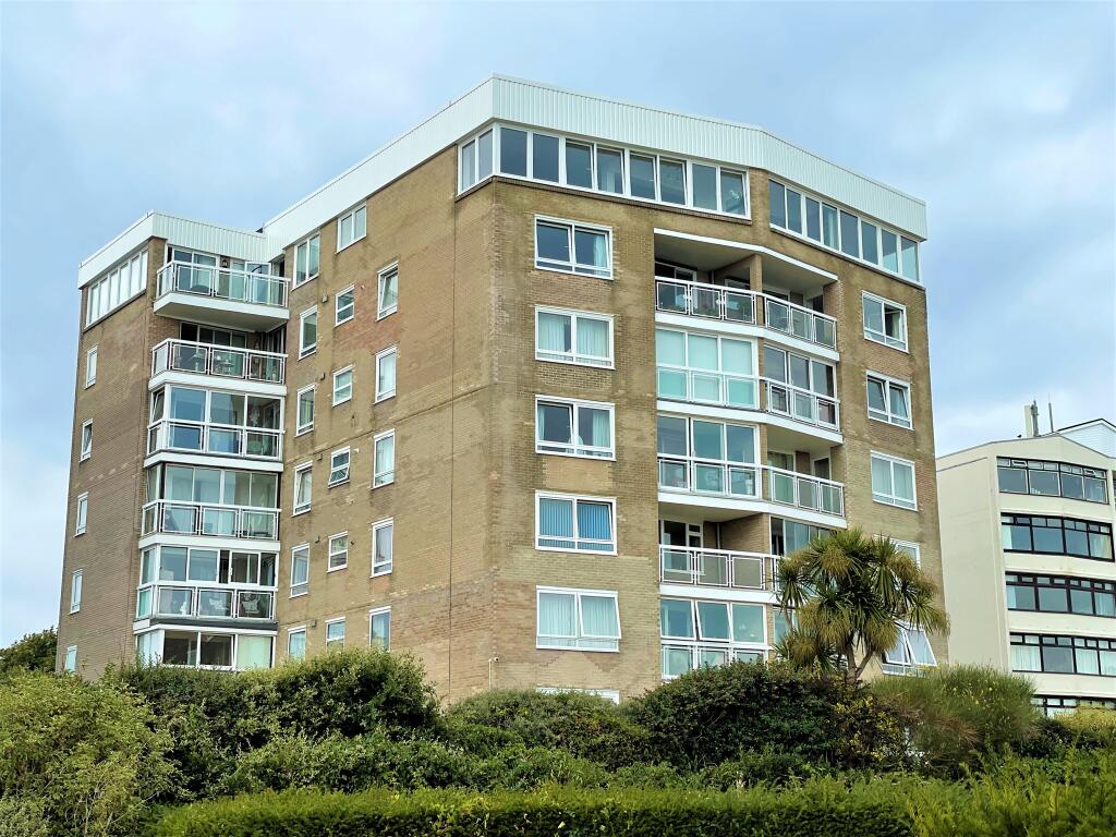 3 bedroom apartment for rent in Cliff Road, BOURNEMOUTH, BH5