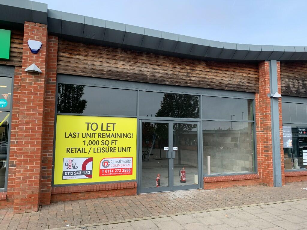 Outoftown retail property to lease in The Parade, New Bridge Street