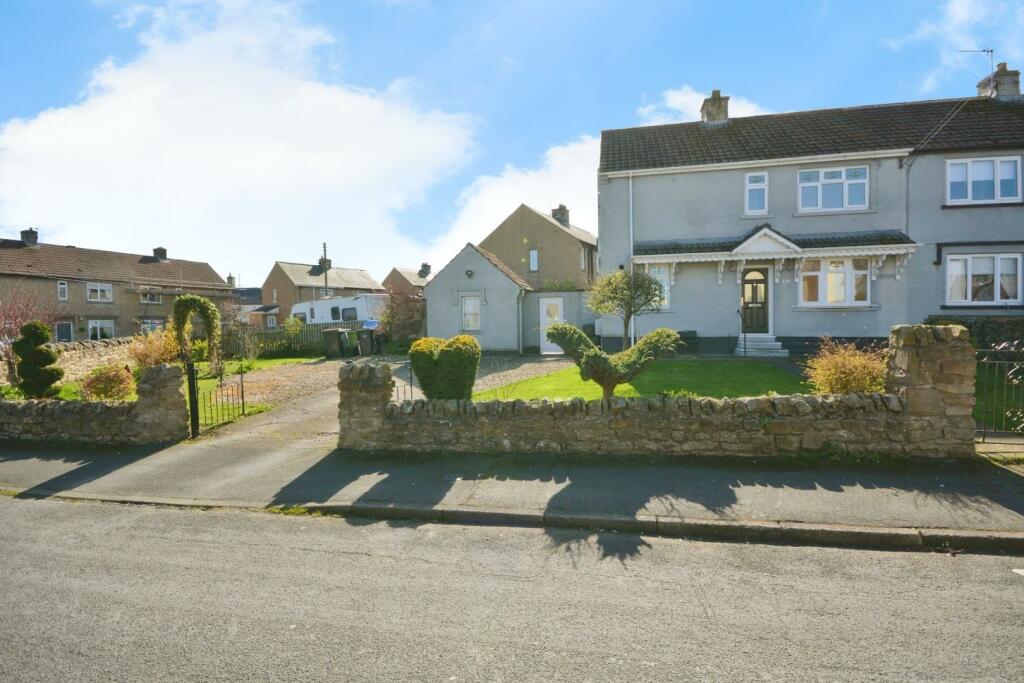 3 bedroom semidetached house for sale in Newholme Crescent, Evenwood