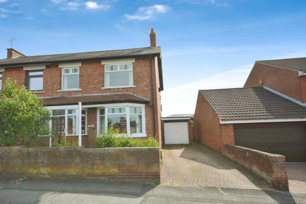 3 bedroom semidetached house for sale in Dean Street, Shildon, DL4