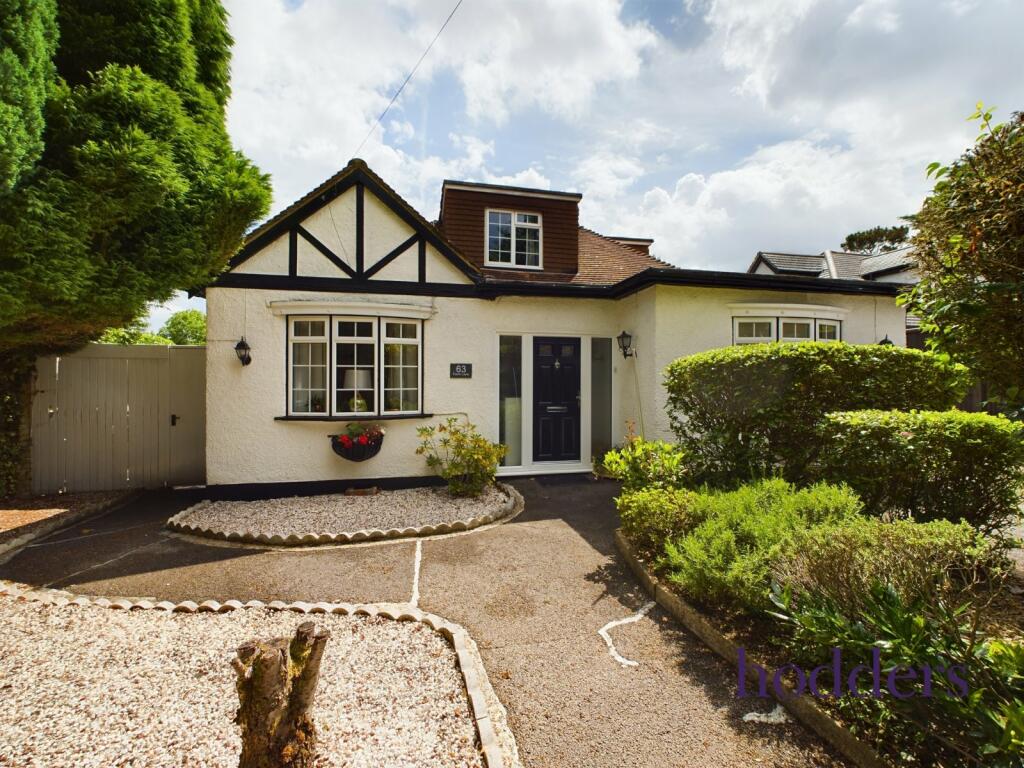 5 bedroom bungalow for sale in Addlestone, Surrey, KT15