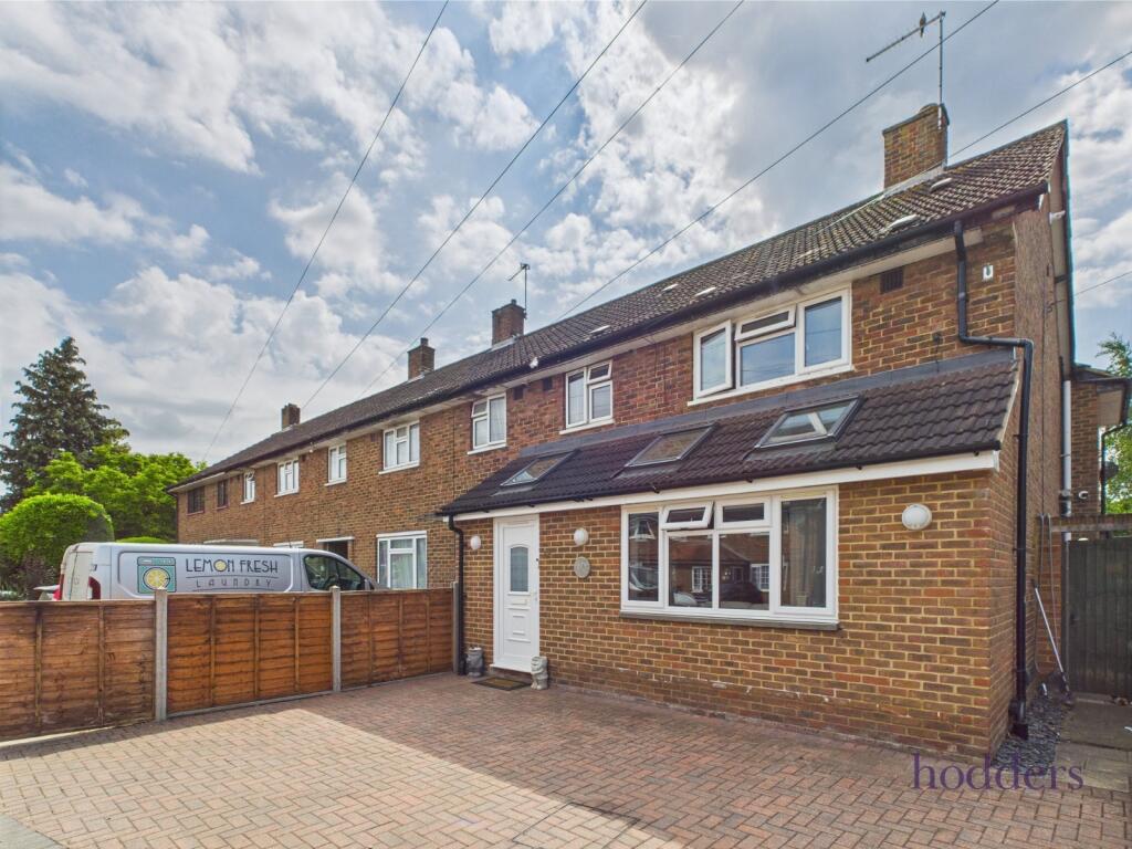 5 bedroom semi-detached house