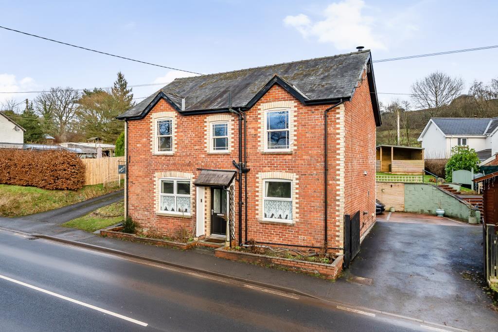 4 bedroom detached house