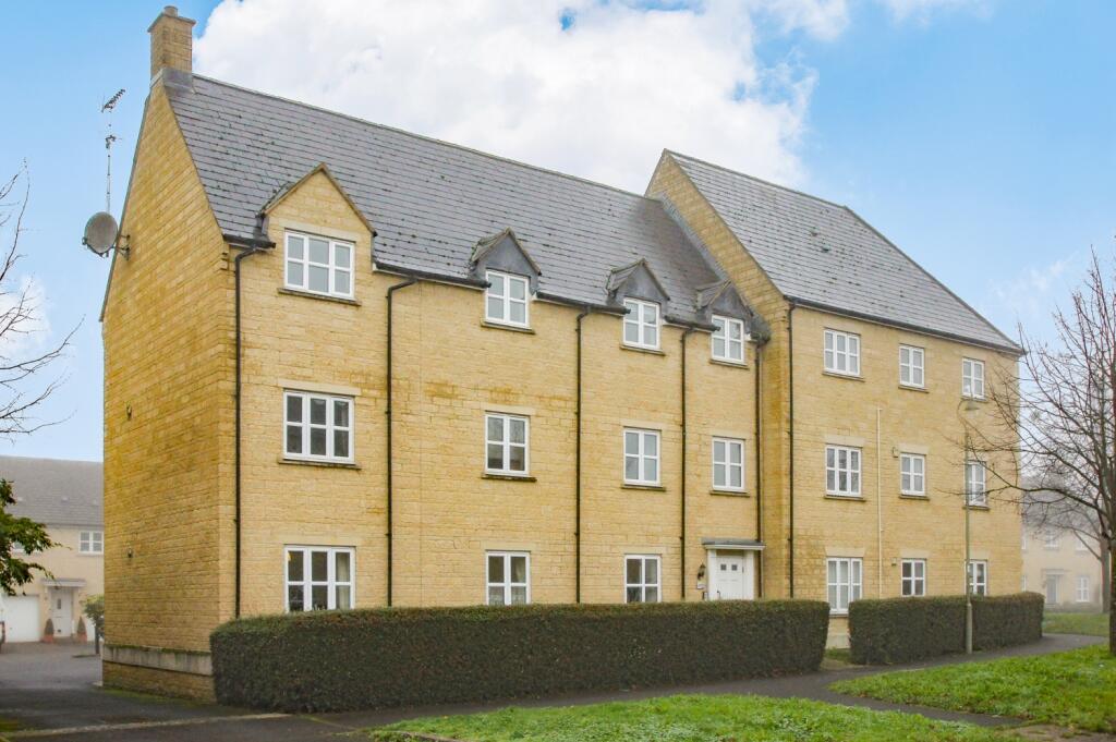 Main image of property: Elmhurst Way, Carterton, Oxfordshire, OX18