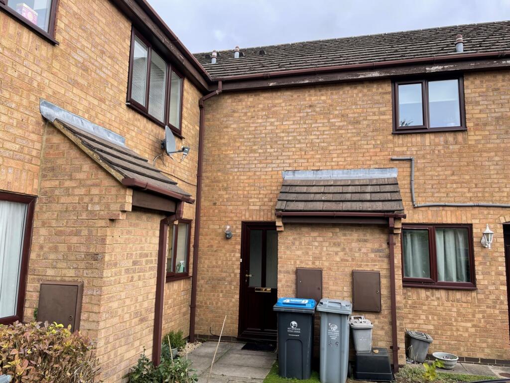 Main image of property: Hollybush Road, Carterton, OX18 3JS