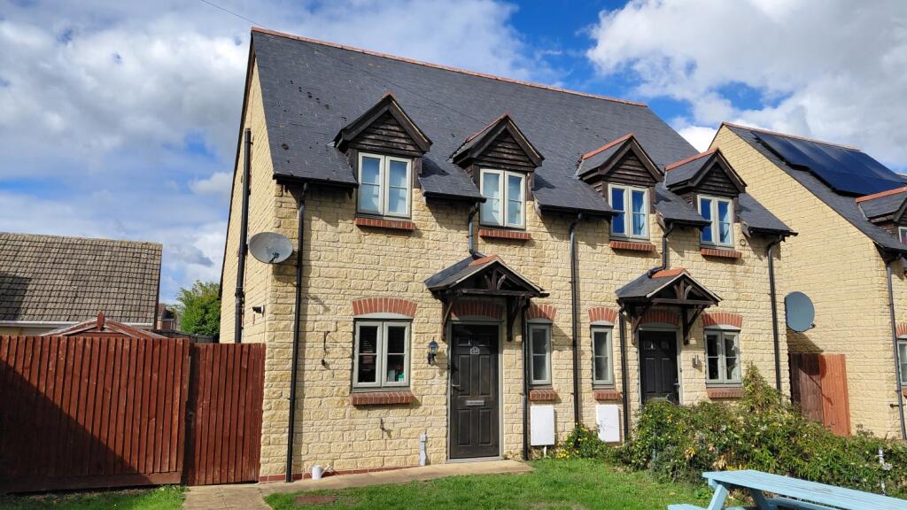 Main image of property: Milestone Road, Carterton, Oxon, OX18 4PF