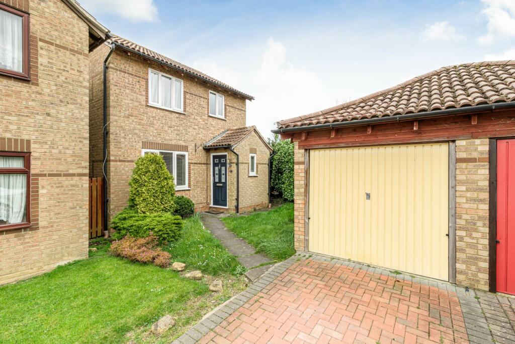 3 bedroom detached house for sale in Kelso Close, Bletchley, MK3