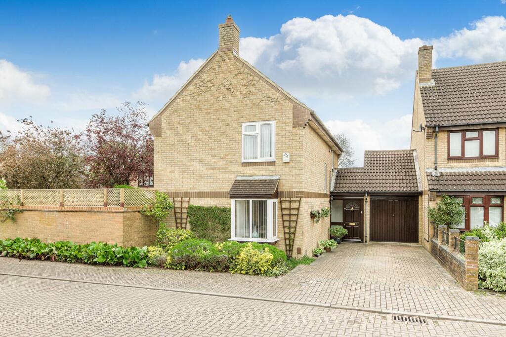 4 Bedroom Detached House For Sale In Booker Ave Bradwell Common Mk13