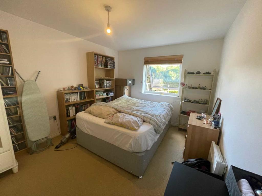 2 bedroom apartment for sale in Meadow Way, Caversham, RG4