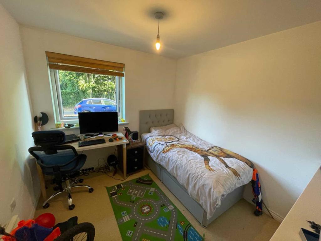 2 bedroom apartment for sale in Meadow Way, Caversham, RG4