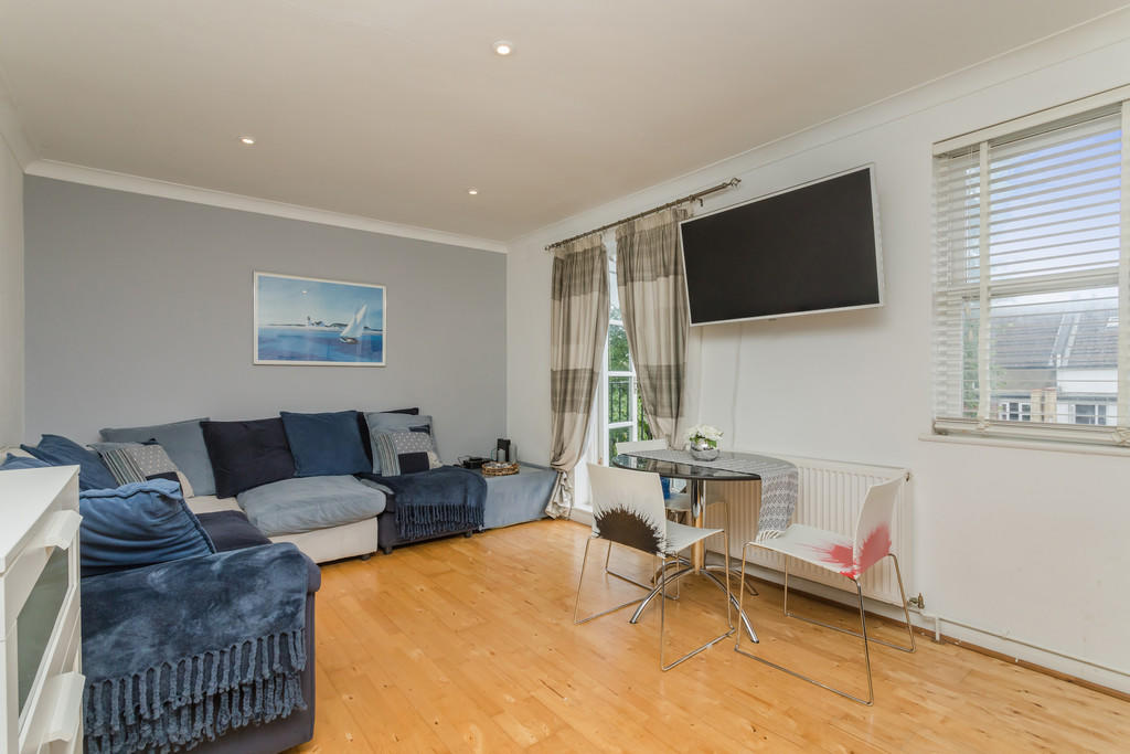 3 bedroom apartment for sale in West Drive, Brighton, BN2