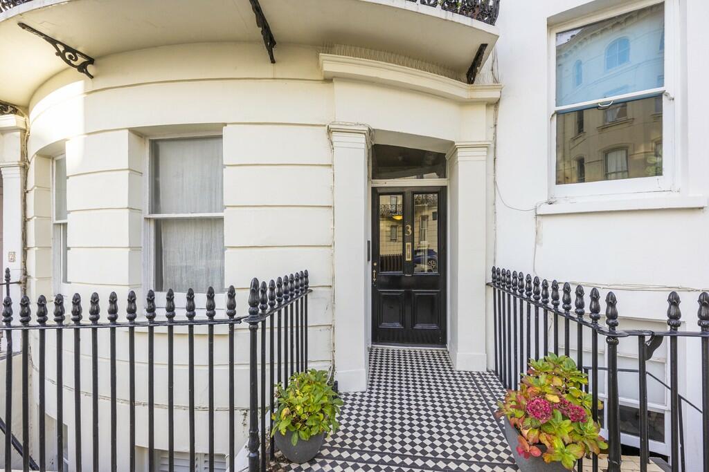 2 bedroom apartment for sale in Chesham Place, Brighton, BN2