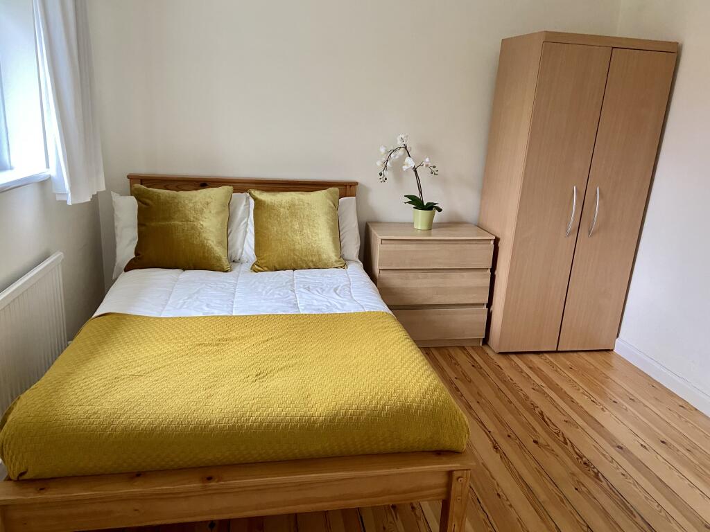 Main image of property: Charlton Lane, London SE7 8AB