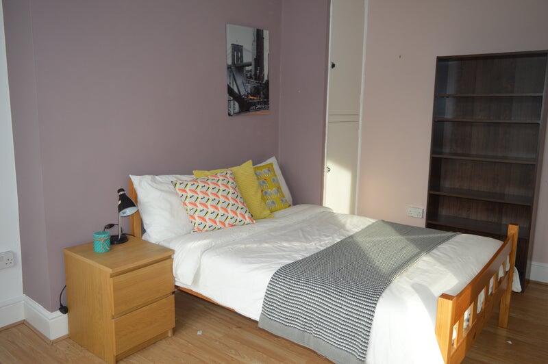 Main image of property: Barnfield Rd, London SE18 3TX