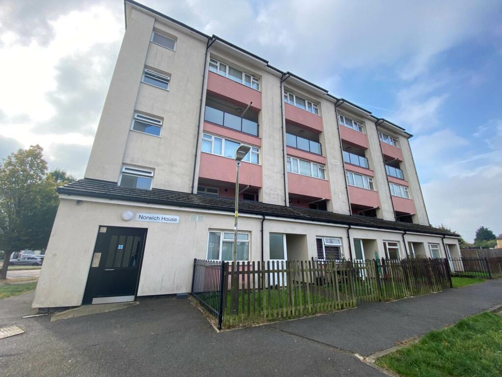 2 bedroom duplex for rent in Stratfield Road, Borehamwood, WD6