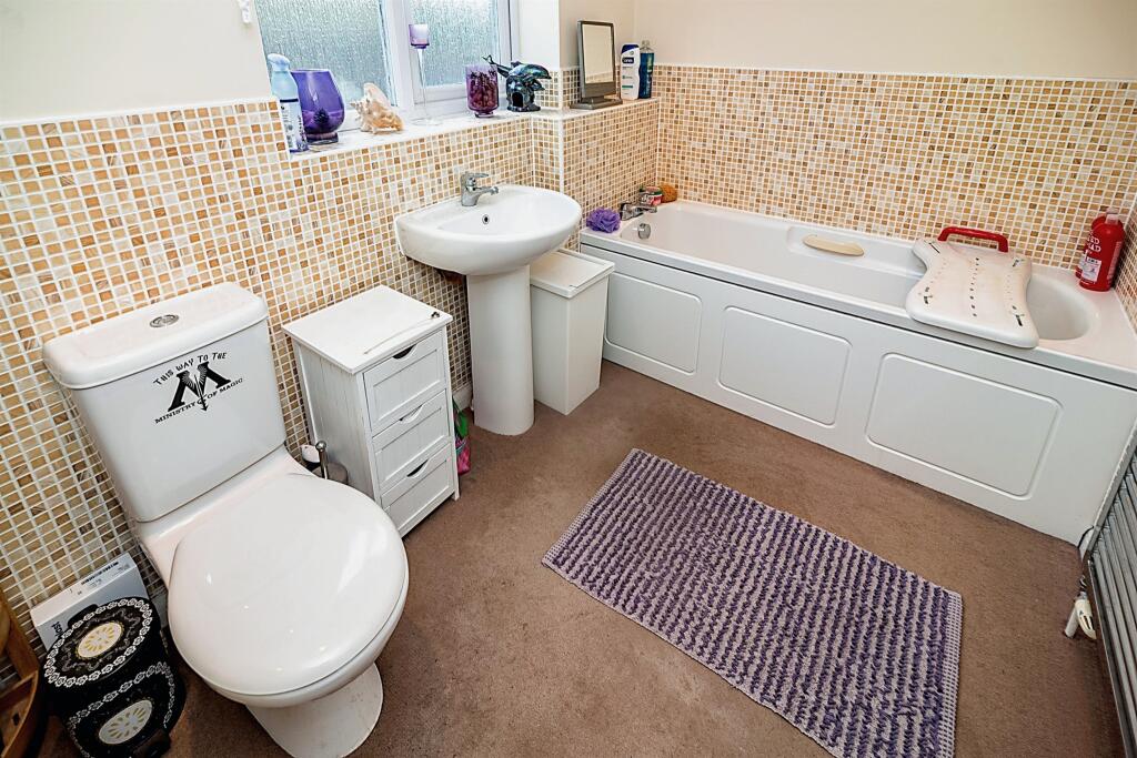 4 bedroom detached house for sale in Colliers Way, Huntington, Cannock